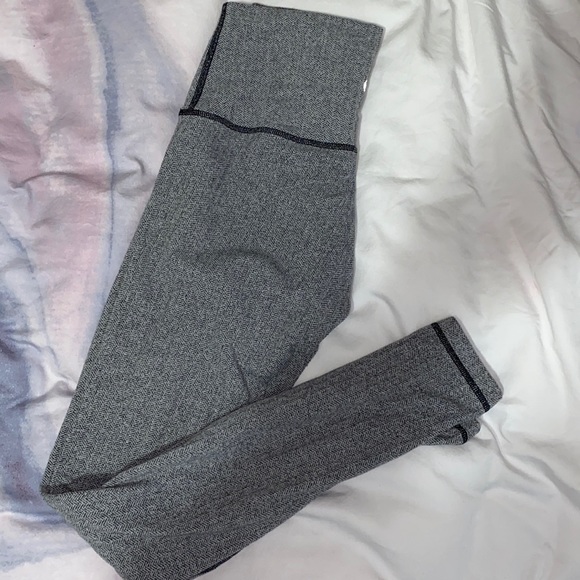 Lululemon wunder unders RARE - Picture 1 of 8